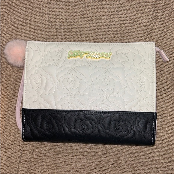Betsey Johnson Handbags - LOW START💚💚 Betsey Johnson Quilted Floral Clutch with Pink Puff Charm